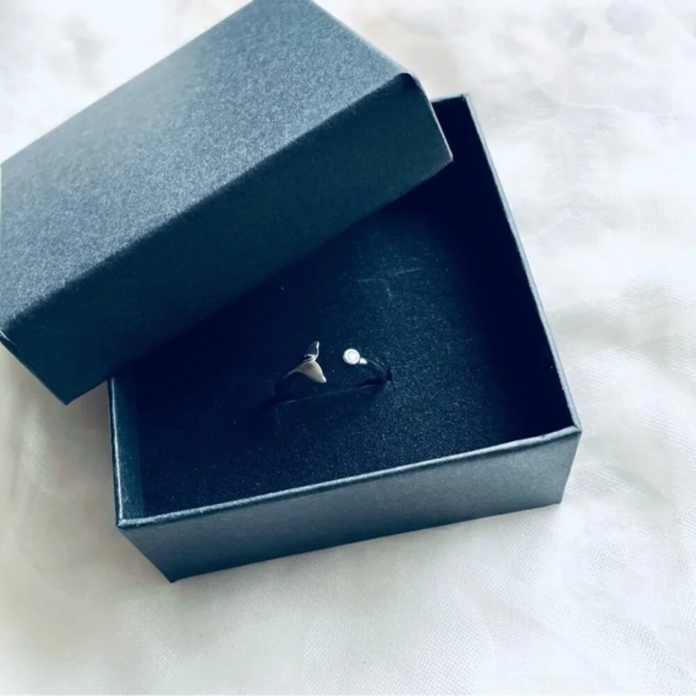 🐬✨ NWOT 925 Sterling Silver Dolphin Tail Adjustable Ring with Zircons 💙